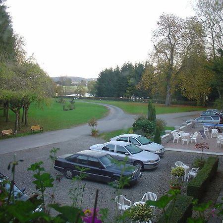 Logis - Chateau De La Motte - Hotel & Restaurant Liessies Eksteriør billede