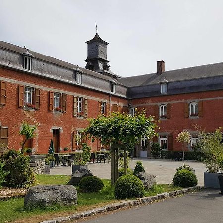 Logis - Chateau De La Motte - Hotel & Restaurant Liessies Eksteriør billede