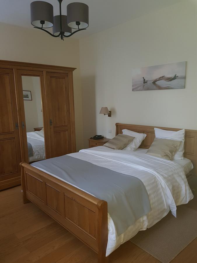 Logis - Chateau De La Motte - Hotel & Restaurant Liessies Eksteriør billede