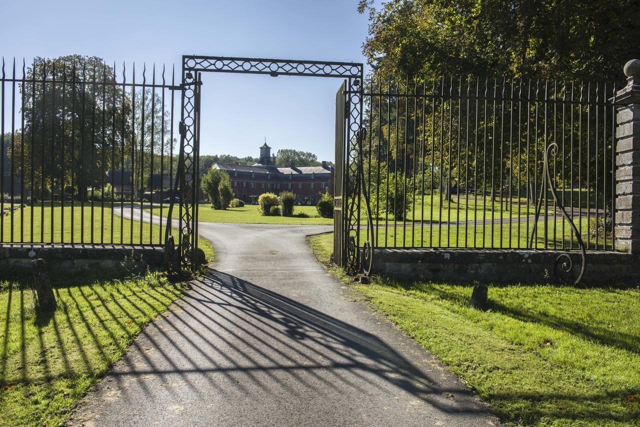 Logis - Chateau De La Motte - Hotel & Restaurant Liessies Eksteriør billede