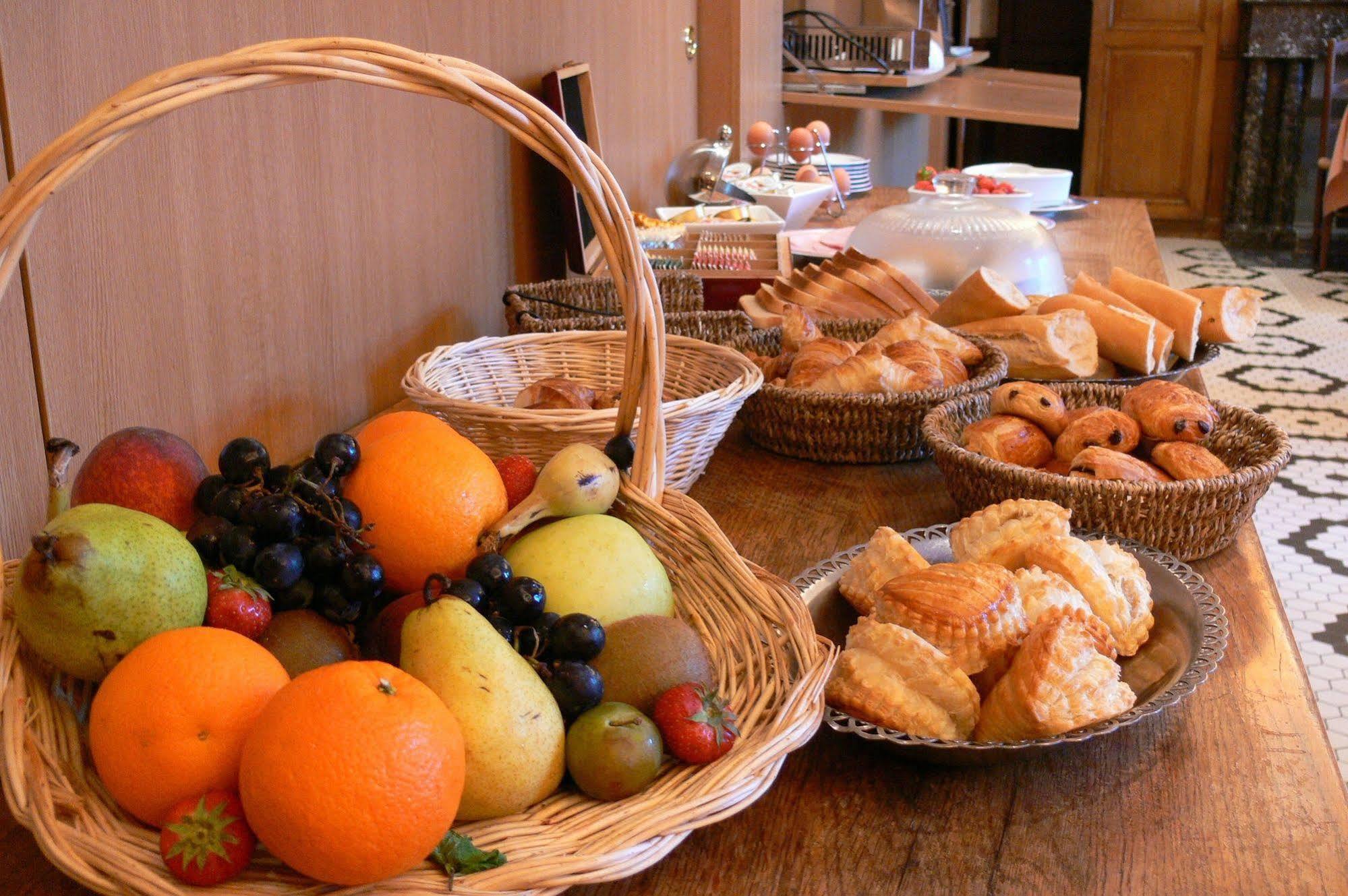 Logis - Chateau De La Motte - Hotel & Restaurant Liessies Eksteriør billede