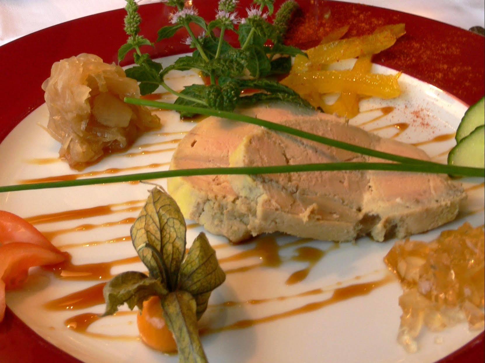 Logis - Chateau De La Motte - Hotel & Restaurant Liessies Eksteriør billede