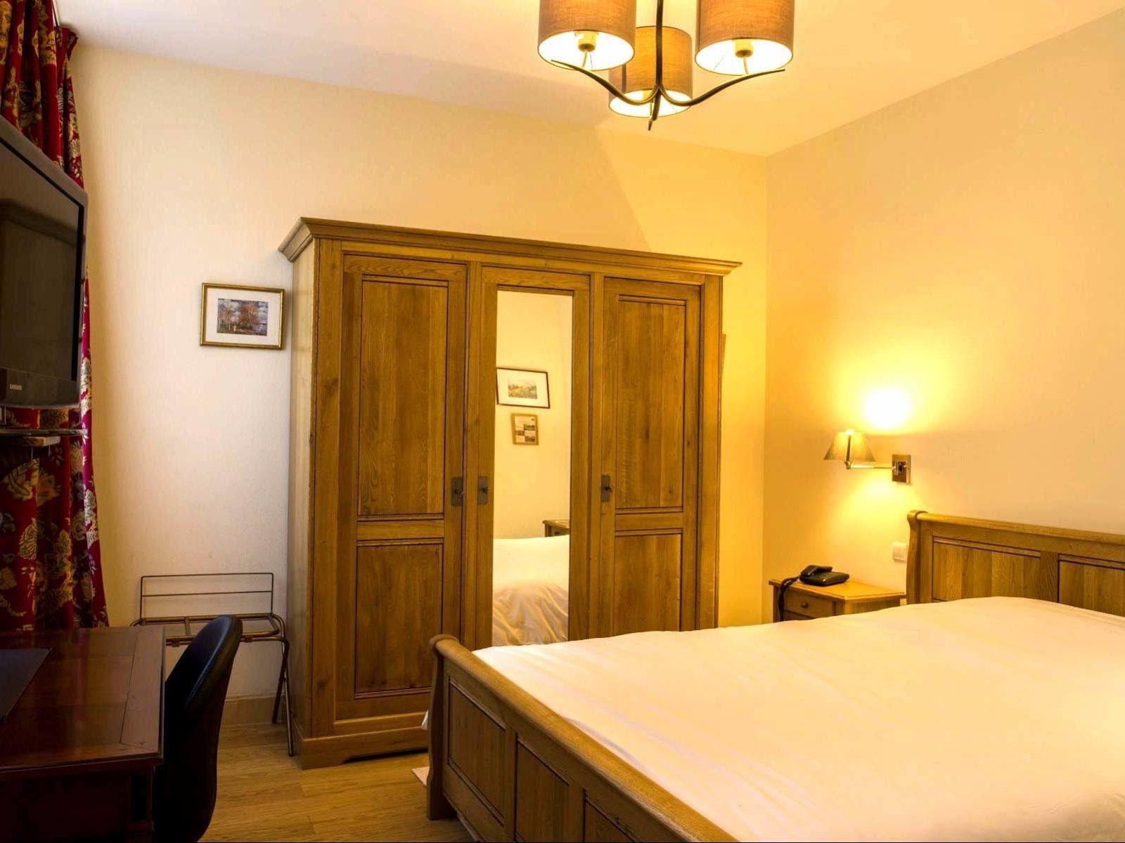 Logis - Chateau De La Motte - Hotel & Restaurant Liessies Eksteriør billede